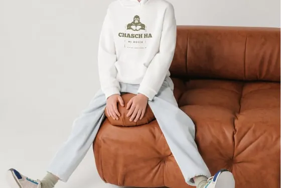 Hoodie mit chasch ha Logo